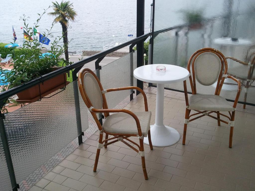 Hotel Caribe Brenzone sul Garda Habitación foto