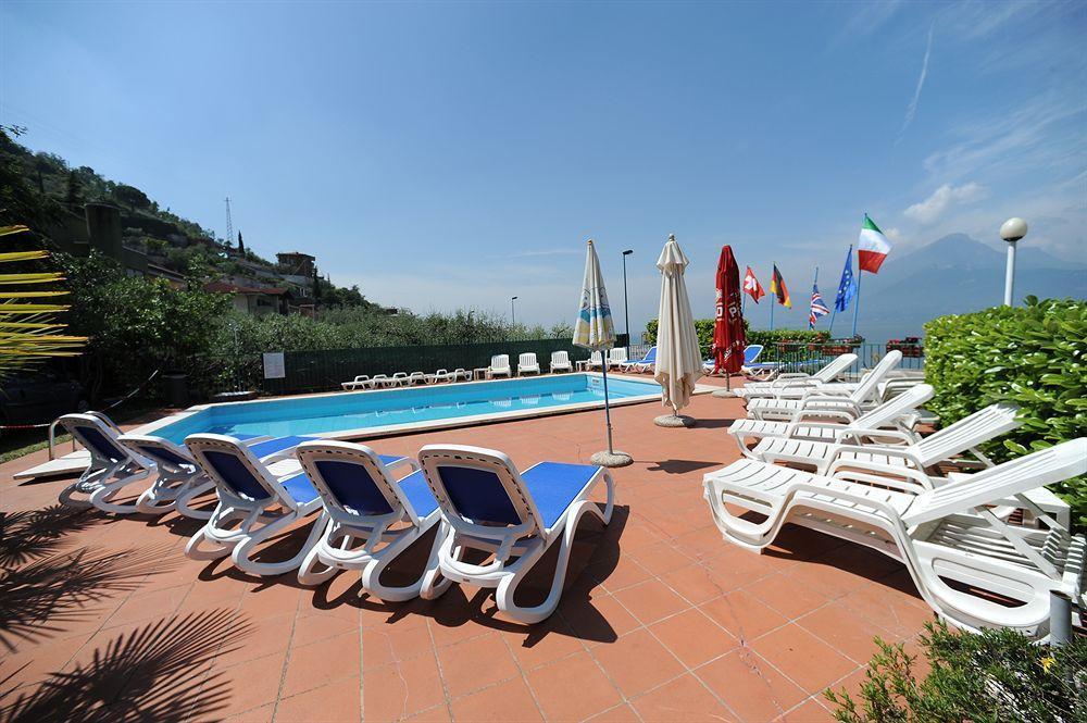 Hotel Caribe Brenzone sul Garda Exterior foto