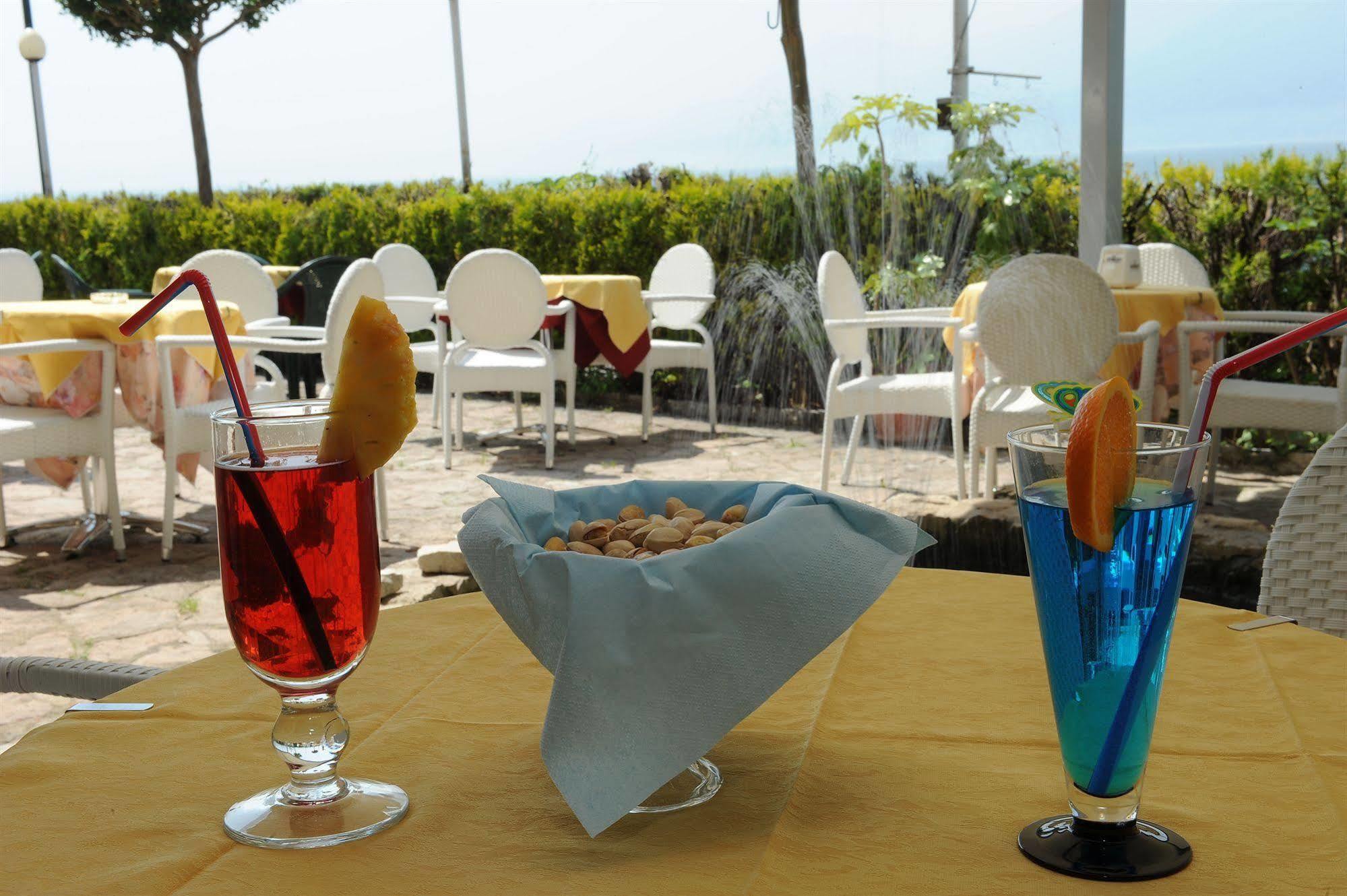 Hotel Caribe Brenzone sul Garda Exterior foto