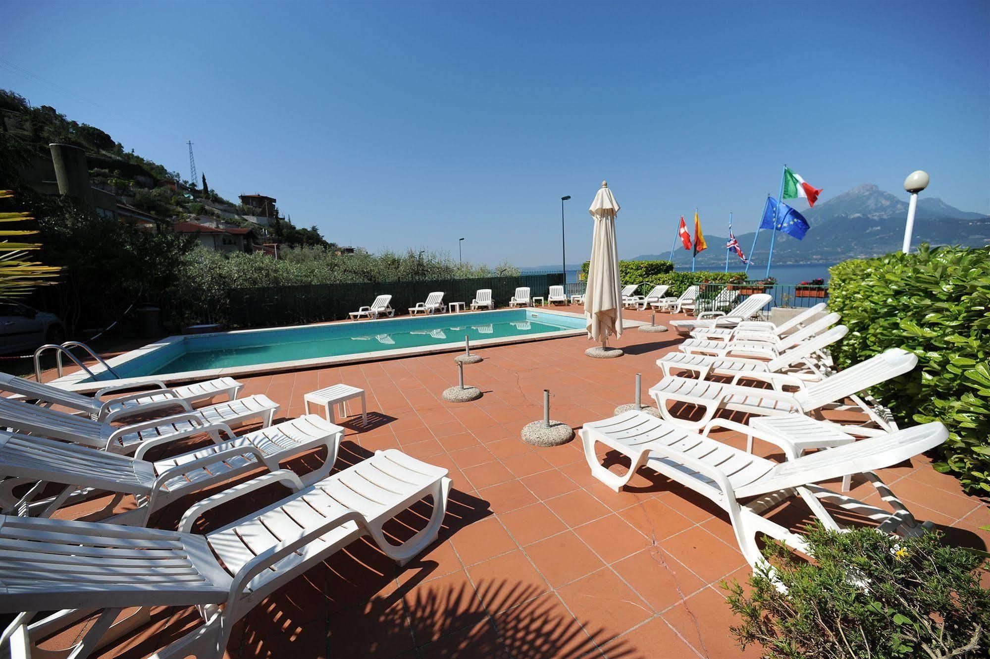 Hotel Caribe Brenzone sul Garda Exterior foto